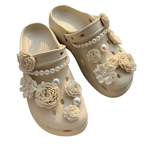 16pcs Faux Pearl & 3D Flower Shoe Charms Elegant Floral Design Shoe Decoration Charms for Women Girls Shoe Decoration Charms for Party Favor