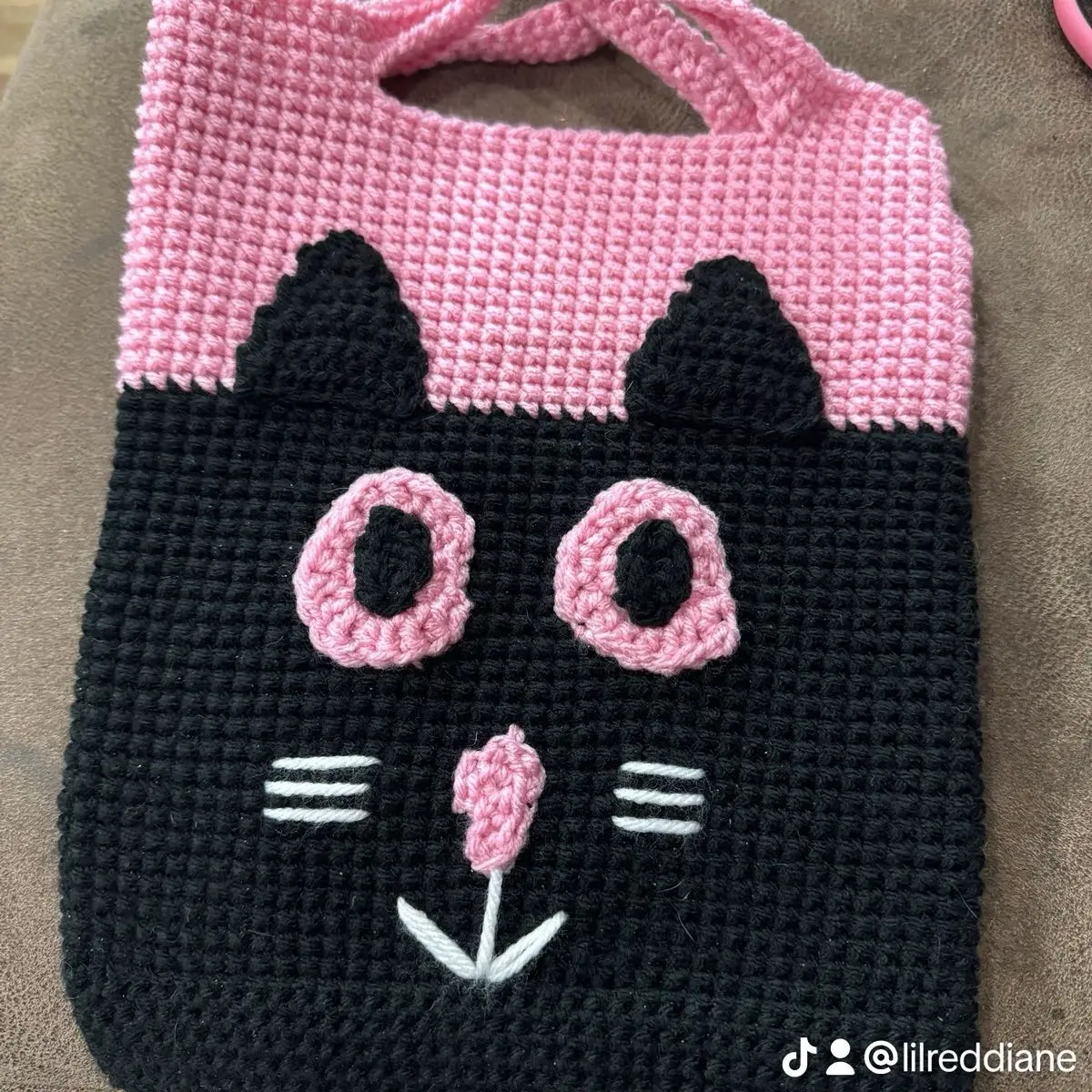Cat crochet bag