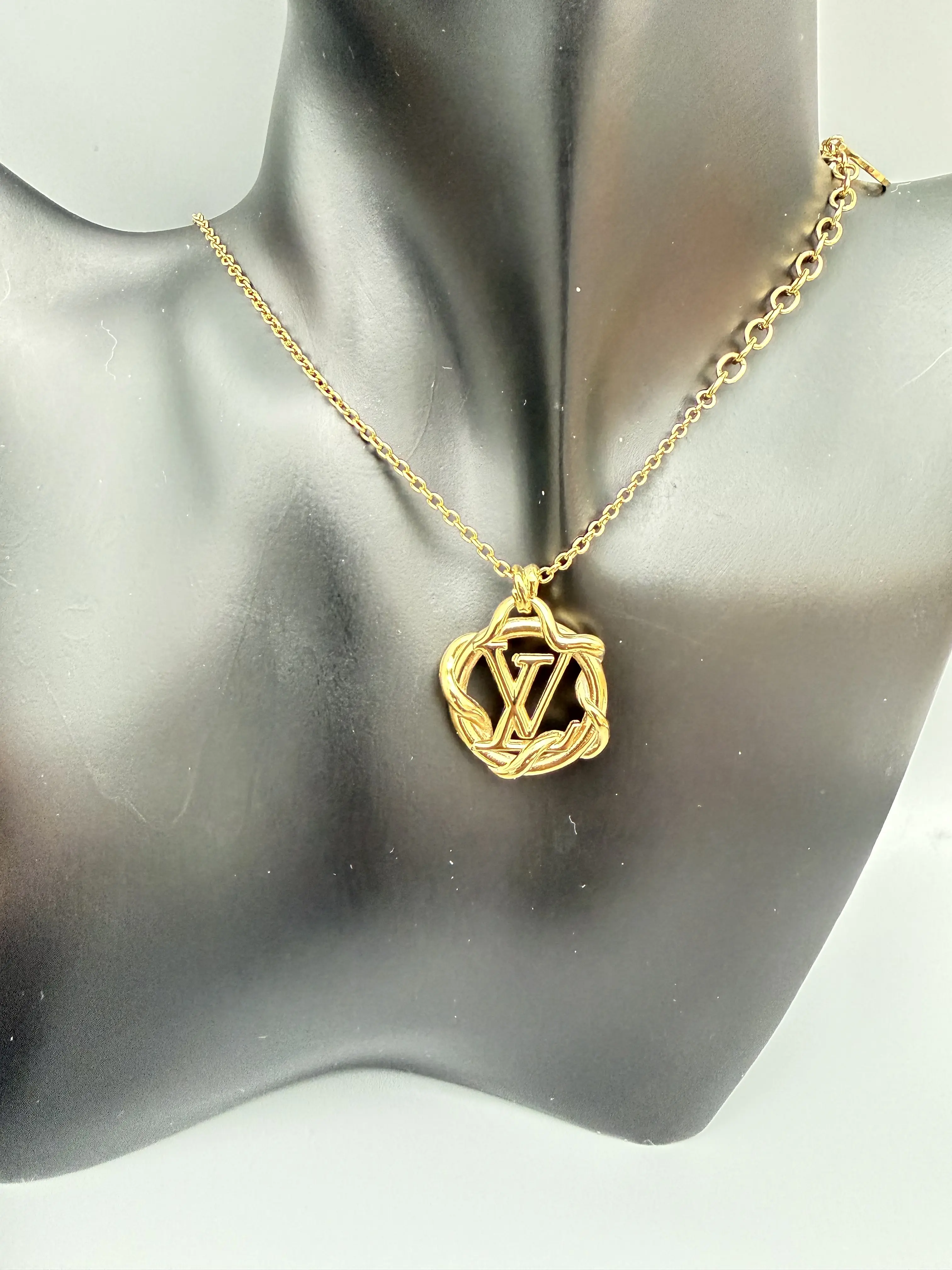 Pre-owned Louis Vuitton Collier Jardin Louise Necklace
