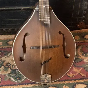 Eastman MD305 Spruce/Maple A-Style Hand-Carved Mandolin #3596