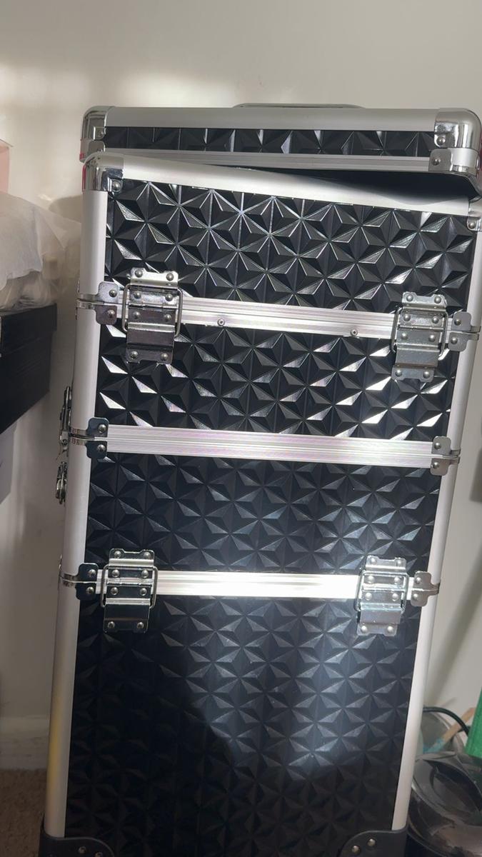 Item: Black with Lid