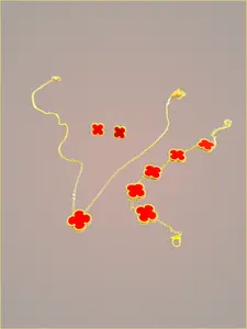 Clover Necklace