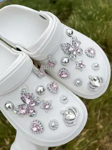 20 Pieces Butterfly Diamond Crown Foot Accessories, Detachable Decor for Slippers and Sandals, Stylish Beach Shoe Embellishments, Rhinestone Shoes Charms, Bling Shoe Charms