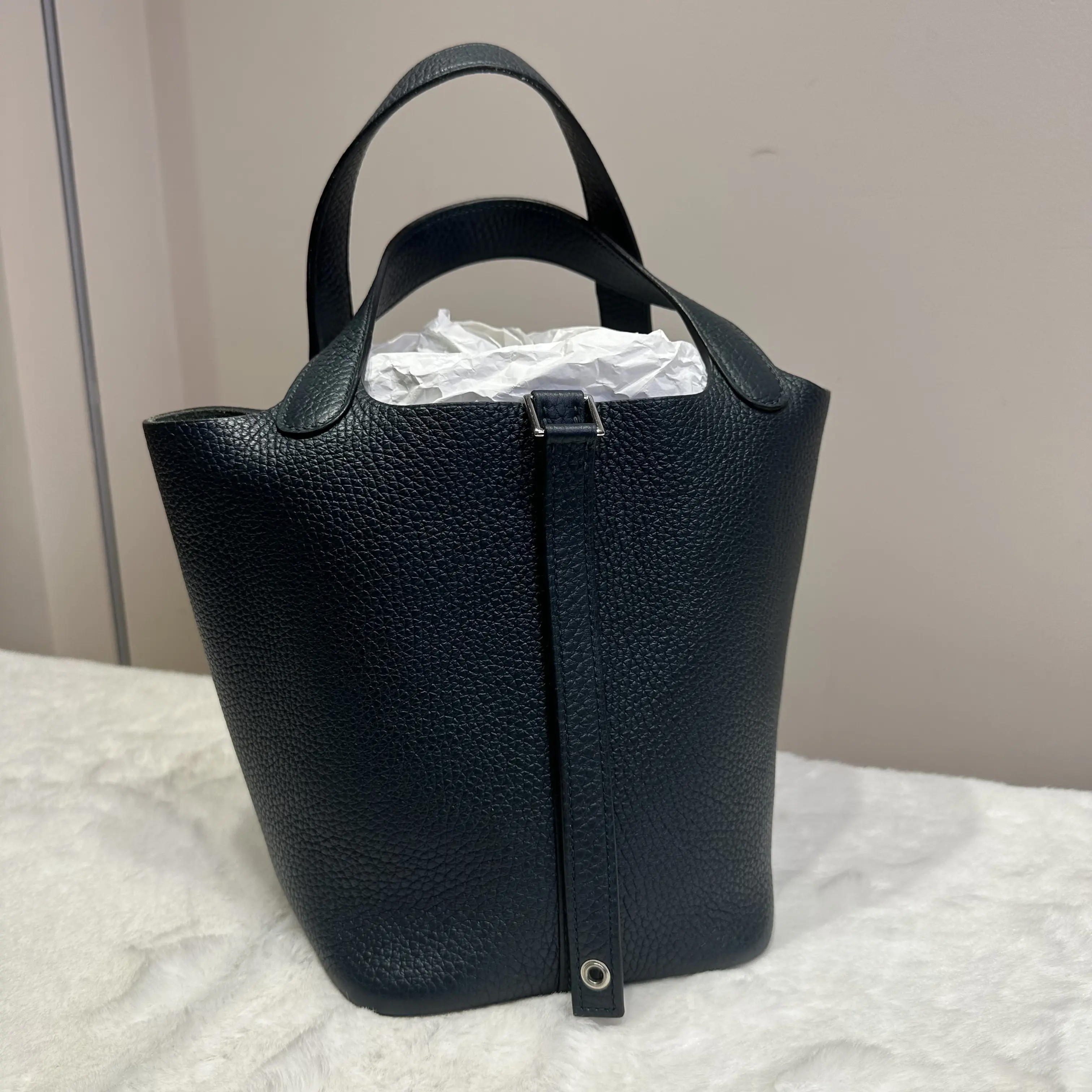 Pre-owned HERMÈS shopping basket, midnight blue, size 18
