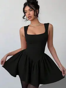 Women's Casual Solid Color Square Neck Pleated Sleeveless Mini Dress Summer Vacation Outfit