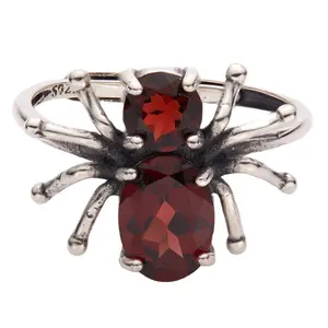 Little Bee Retro Design S925 Exquisite Sterling Silver Inlaid with Natural Garnet Black Spinel Gemstone Ring for Women