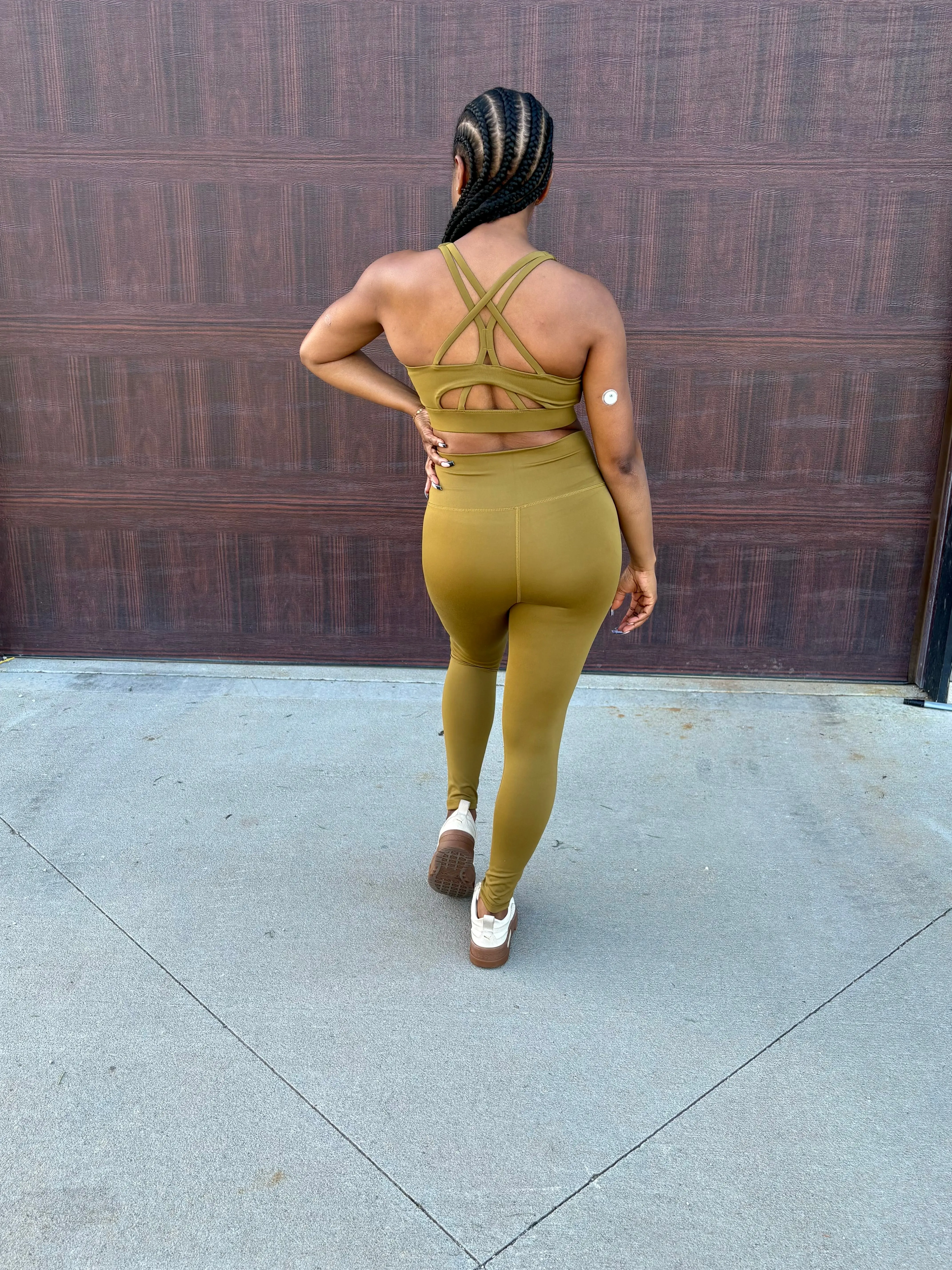 WILLOW Active Bra & Legging Set (Olive Green)