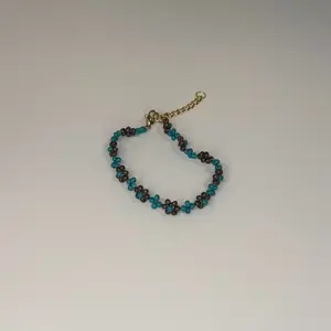 Tiny Daisy Bracelet | Delicate Floral Seed Bead Bracelet | Minimalist Flower Jewelry | Adjustable Handmade Bracelet