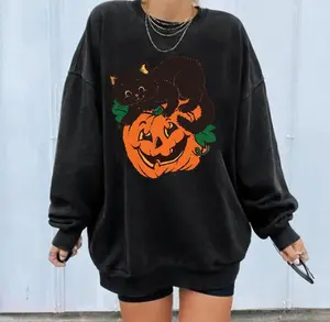 Vintage Black Cat Pumpkin Sweatshirt, Retro Halloween Crewneck, Spooky Fall Vibes Pullover, Cozy Autumn Sweater