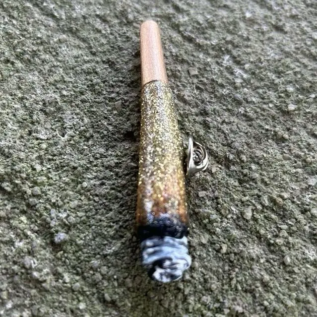 Sweetchibababy Handmade Glitter Cone Joint Pin Wearable Art