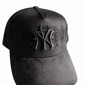 31 hats | Crystal black