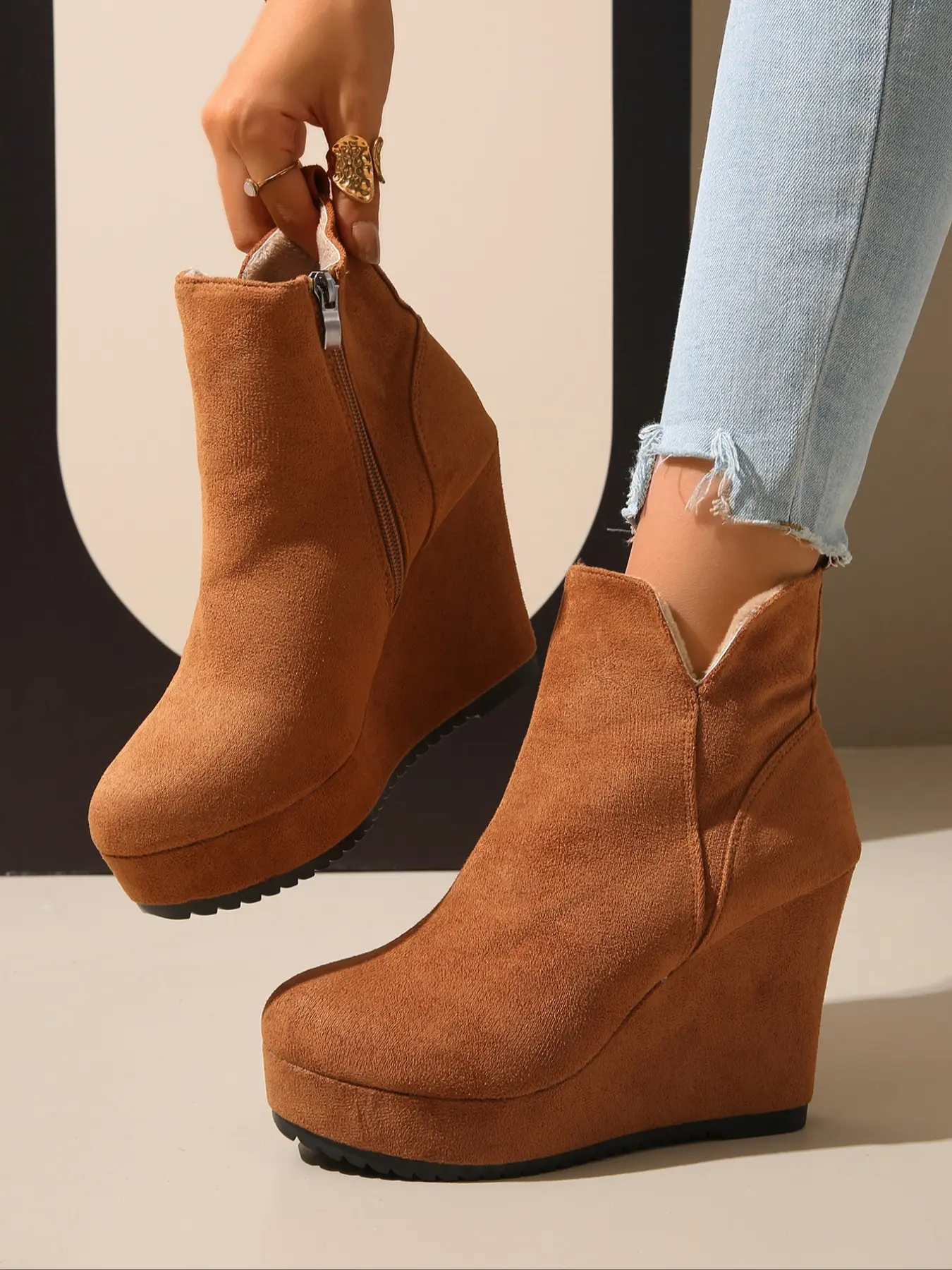 Women's Warm Fleece Lined High Heel Wedge Short Boots, Heeled Booties, Slip on Side Zipper Design, Perfect for Sports, Boots with Zipper