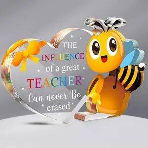 Teacher Appreciation Gift, 1 Count Cute Bee Design Acrylic Heart Shaped Ornament, Unique Novelty Desk Decor Paperweight, Ideal Teacher Retirement Gift, Acrylic Plaque Decor
