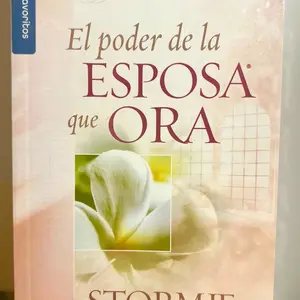 El poder de la esposa que ora de Stormie Omartian - Libro book lover