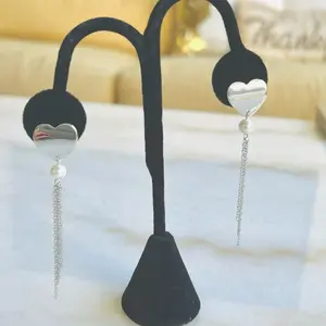 Bellos artes diseño corazón y perla de mar. Plata 925