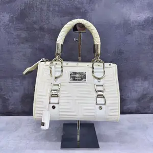 Pre-owned VERSACE Leather Shoulder Bags 7.8'' R3709 Shoulder Bag C18974928711 0602 T3 Rina