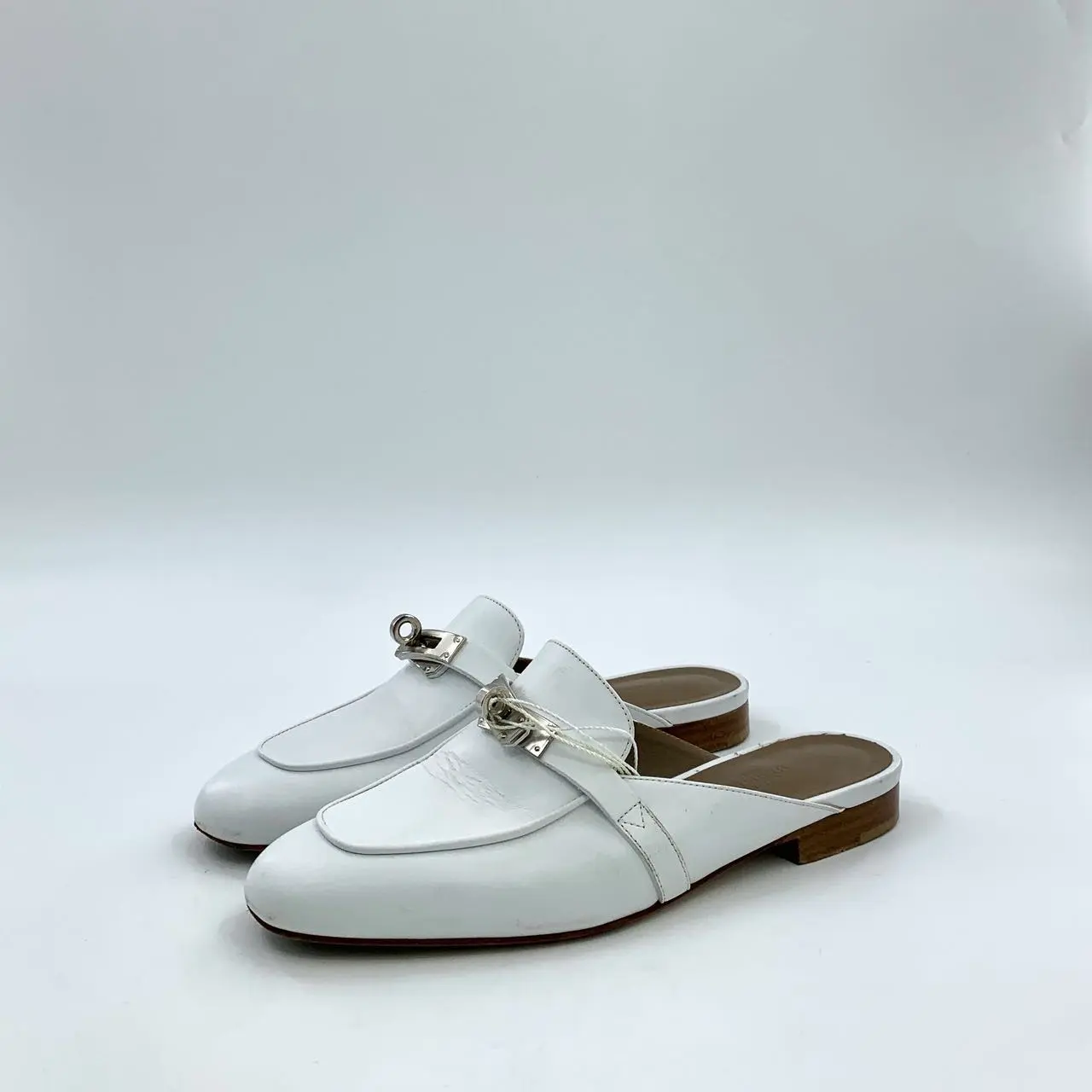 RDLT-Hermes Oz White Leather Kelly Silver Buckle Flat Mules SIZE 36-J37678