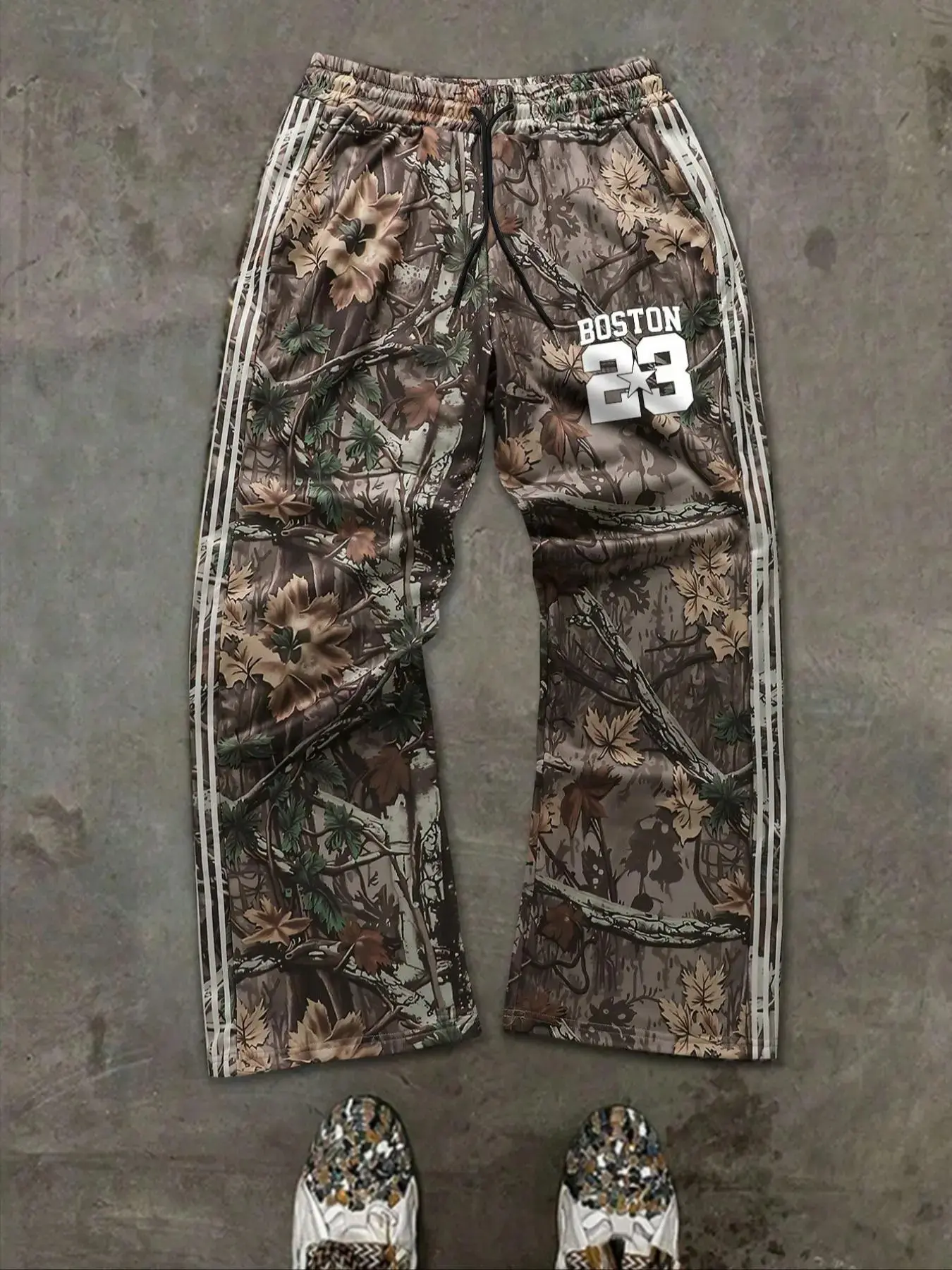Men's Boston 23 Real Tree Camo Print Baggy Track Pants, Drawstring Waist Wide Leg Sports Trousers with Side Stripes, Streetwear Joggers for Casual & Athletic Wear, Athleisure Style Bottoms
