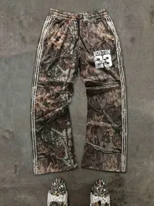 Men's Boston 23 Real Tree Camo Print Baggy Track Pants, Drawstring Waist Wide Leg Sports Trousers with Side Stripes, Streetwear Joggers for Casual & Athletic Wear