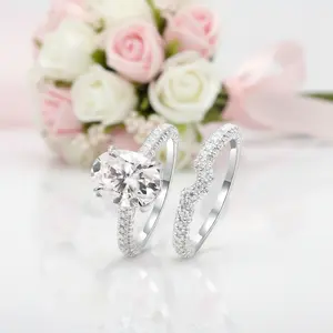 18k White Gold 2.5 Ct Oval Cut Diamond Option Engagement Ring Set