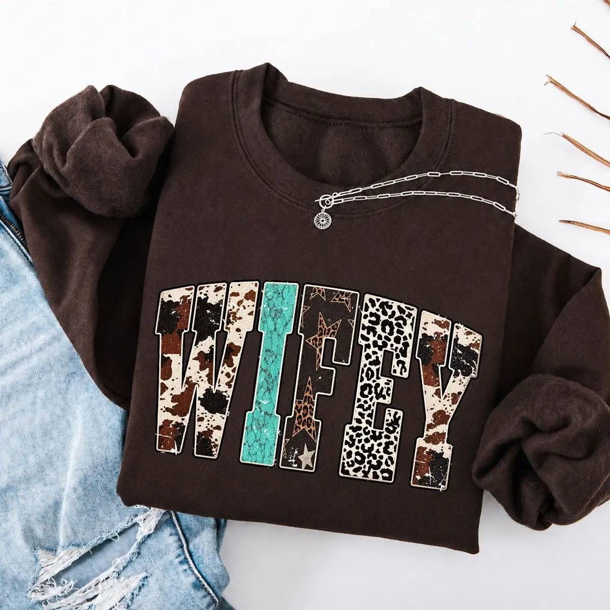 Wifey Sweatshirt, Leopard Print Wifey Crewneck, Animal Print Graphic Pullover, Western Cow Print Letter Sweatshirt, Cute Wife Gift, Trendy Fall Winter Women’s Sweatshirt, Womenswear Tops Cotton