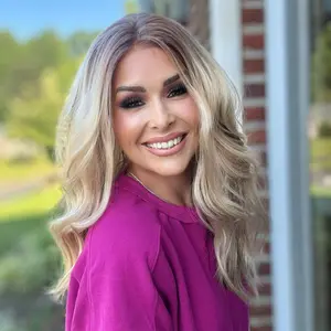 A28 by AISOM Pre Cut Pre Plucked T Part Warm Blonde Highlight Wave Wig 20 inches Synthetic Lace Front Wig for Women Ready to Wear