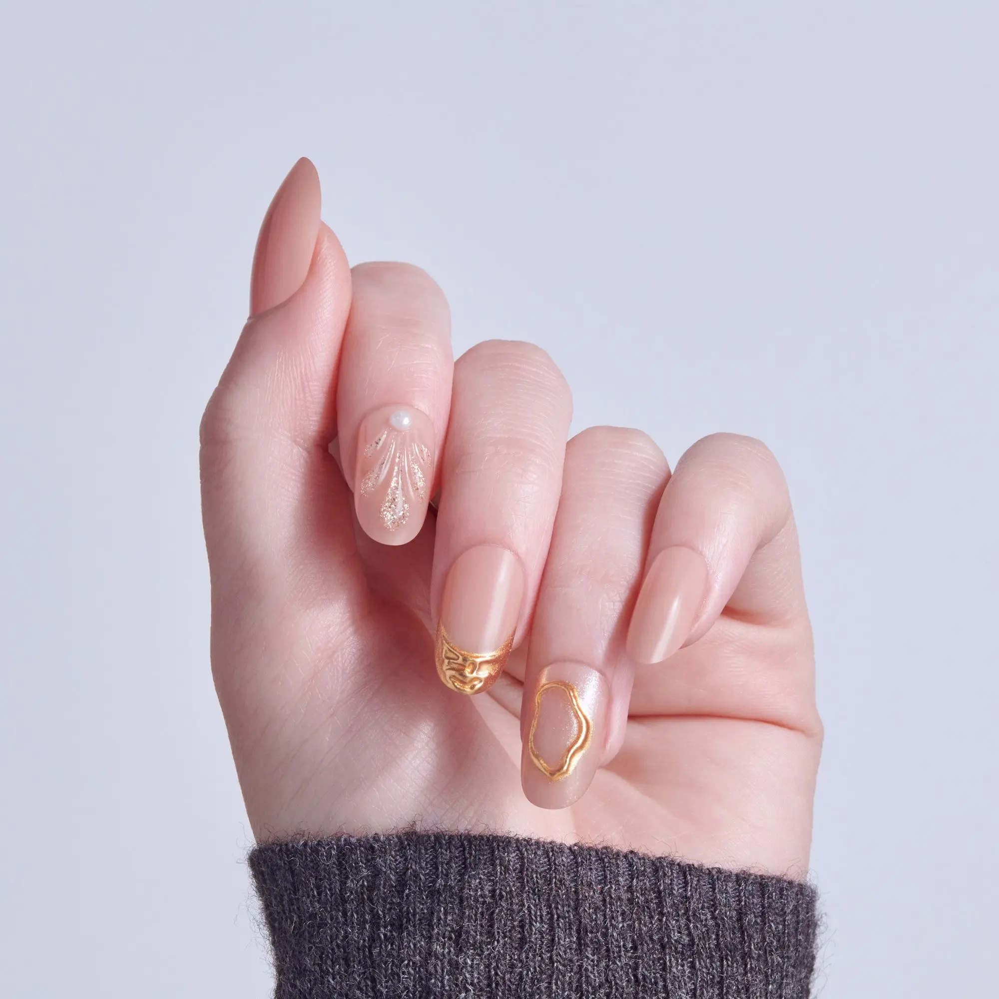 Kiss Glam 3D & Jewel Press On Fake Glue Nails  - Blossoming Love | 3D & Jewel Design, Beige & Gold, Medium, Round