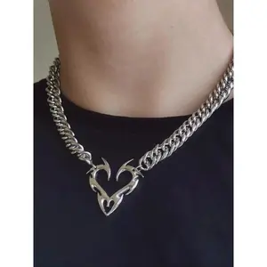 A Present for Fathers Day, Men's Punk Heart Design Pendant Necklace, Stainless Steel Chunky Cuban Link Chain Jewelry for Party, Daily Clothing Decor for Boy