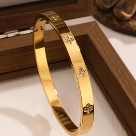 Women's Floral Design Stainless Steel Cubic Zirconia Elegant Minimalist Bangle, Elegant & Durable Jewelry Accessory for Everyday Use, Stackable Bracelet, Exquisite Bracelet, High Quality Bracelet, Bracelets Stack, Gift for Valentine's Day and Mother's Day