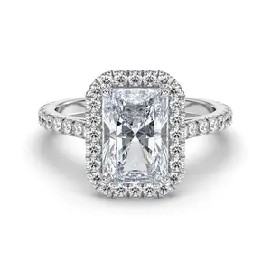 Lab Grown Diamond Engagement Ring "Aurelia"
