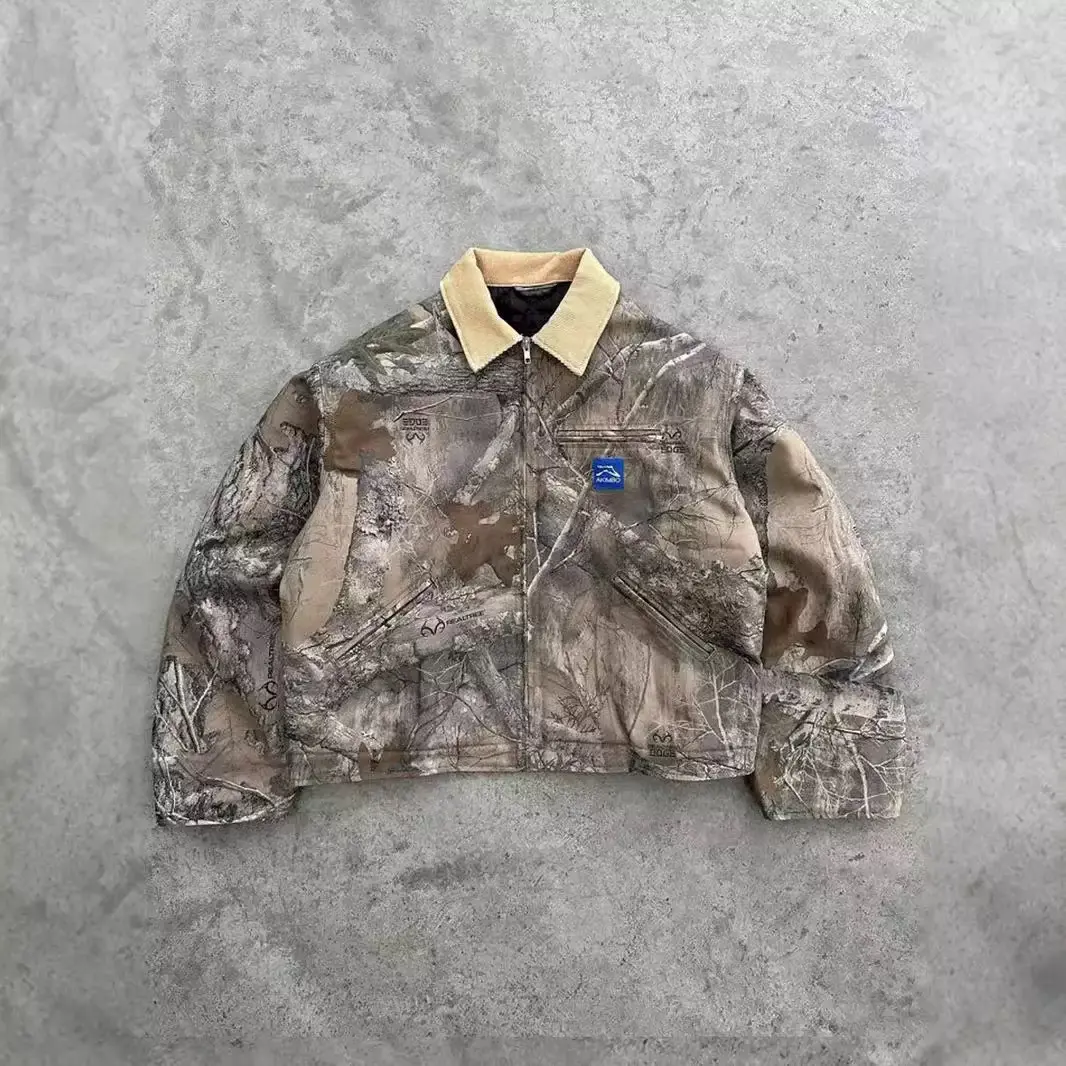 Vintage Realtree Camo Matching Outfit Men, Sherpa Collar Lined Camo Crop Work Jacket + Baggy Camo Wide Leg Pants, Durable Thick Camo Streetwear Set Perfect For Hunting, Daily Street Style & Outdoor Adventure