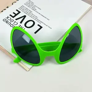 Green Triangle Sunglasses in Funny Alien Style, Trendy Party Photo Props for Halloween Cosplay, Music Festival Dance Accessories, Bar Party Birthday Gathering Selfie Must-Have, Christmas, Valentine's Day, Easter, Festival Party Supplies