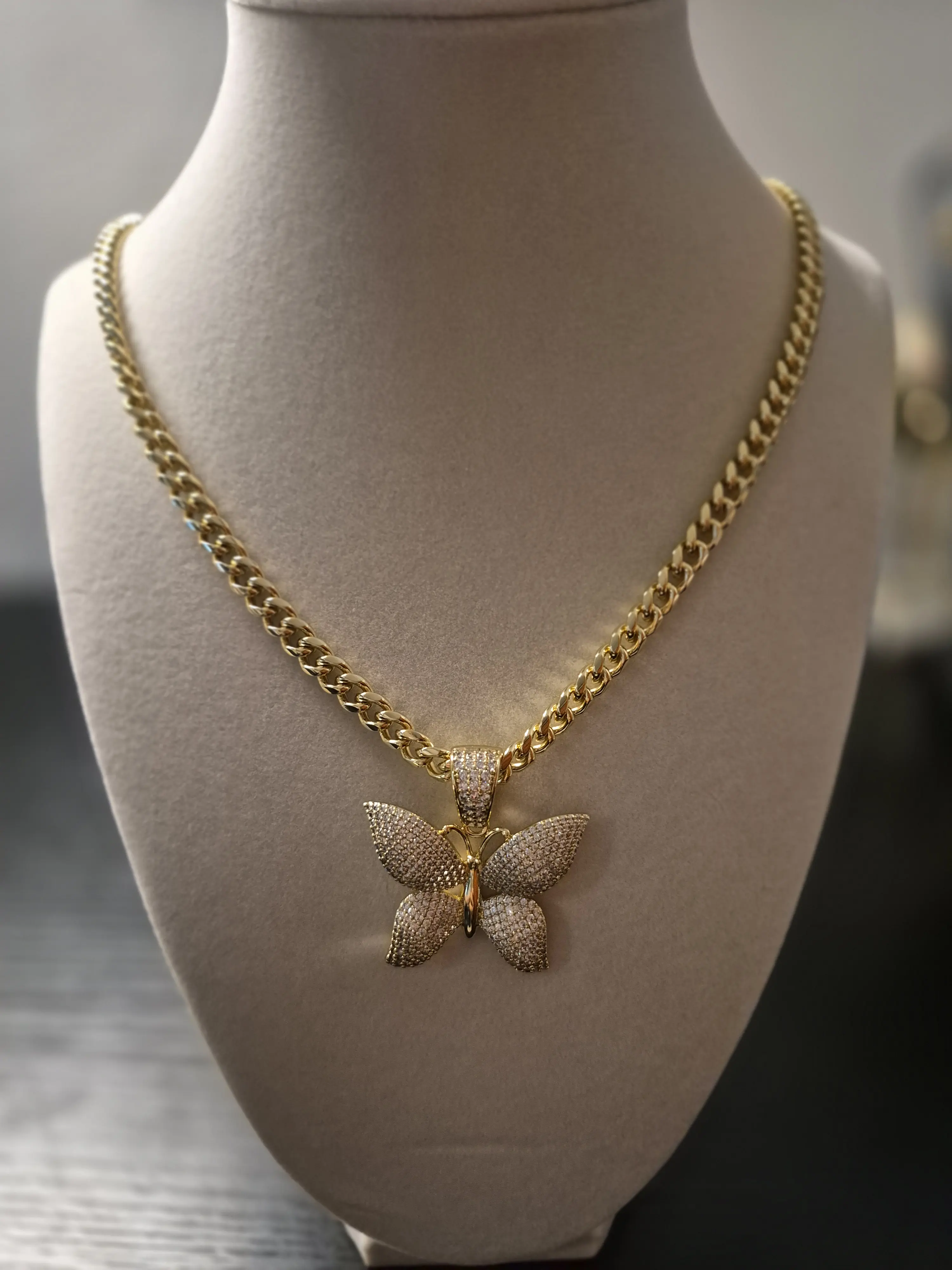 Xuping Butterfly Necklace with Cuban Chain – 14K Gold Laminated