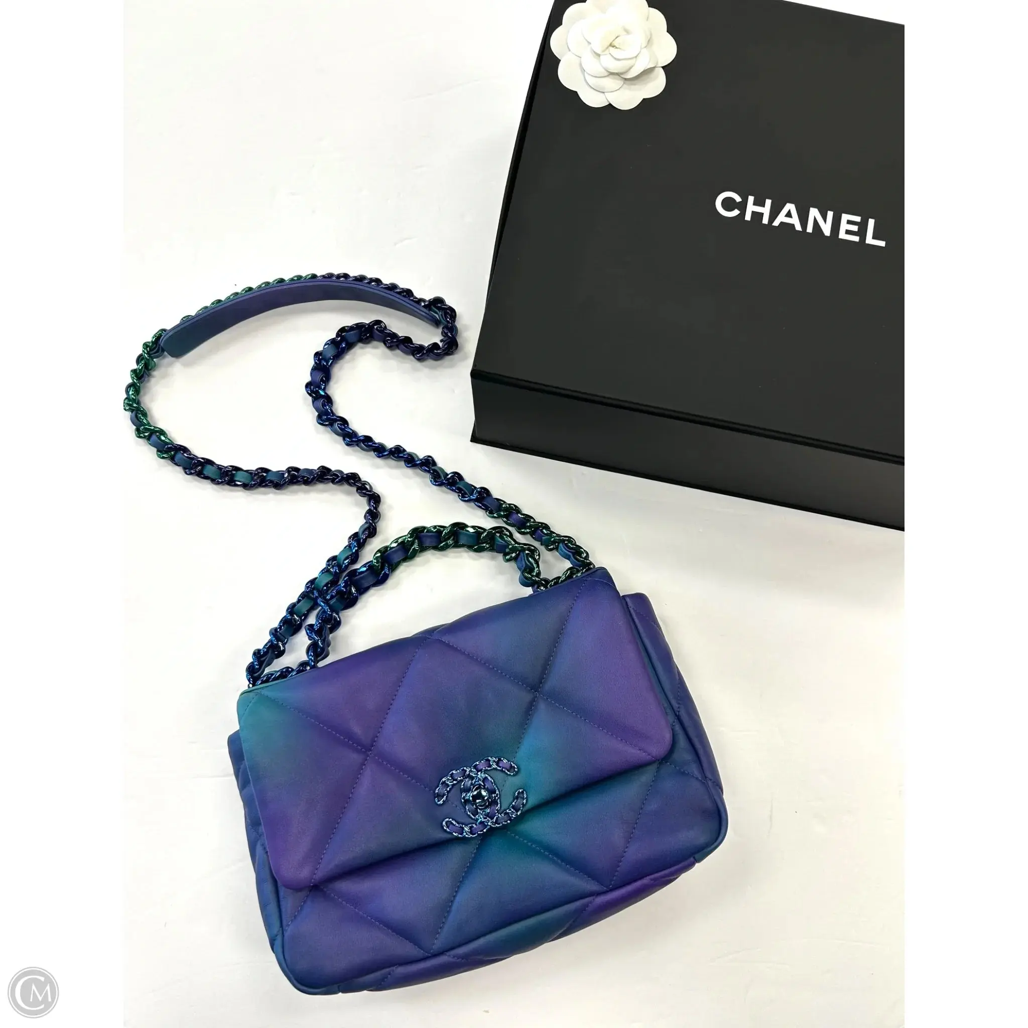 Handbag Luxury Designer By Chanel Handbag Luxury Designer By Chanel