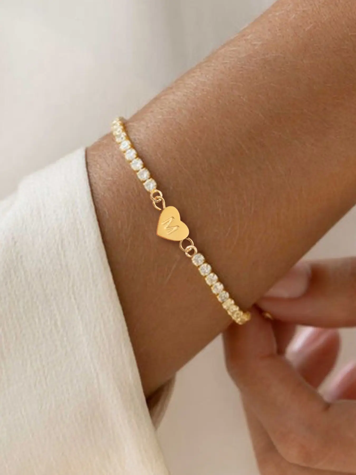 Heart-Shaped Initial Letter Women's Bracelet, Fashionable Heart Design Bracelet, Adjustable Chain, Casual Style, All Seasons, Copper Material, Trendy Jewelry, Trendy Bangle