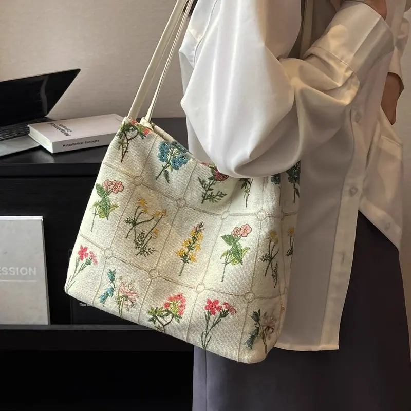 2025 New Large Capacity Bag For Women Summer Versatile Canvas Casual Shoulder Bag Luxury Style Daily Class Commute Bucket Bag Fashion Portable Handbag Trendy Commuting Bag Fashionable Bags