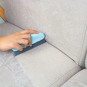 Pet Hair Removal Brush, Durable Plastic Handle Cleaning Brush, Gentle Grooming with Rubber Bristles, Ideal for Home Fur Cleaning on Furniture & Carpets, Deshedding Tool