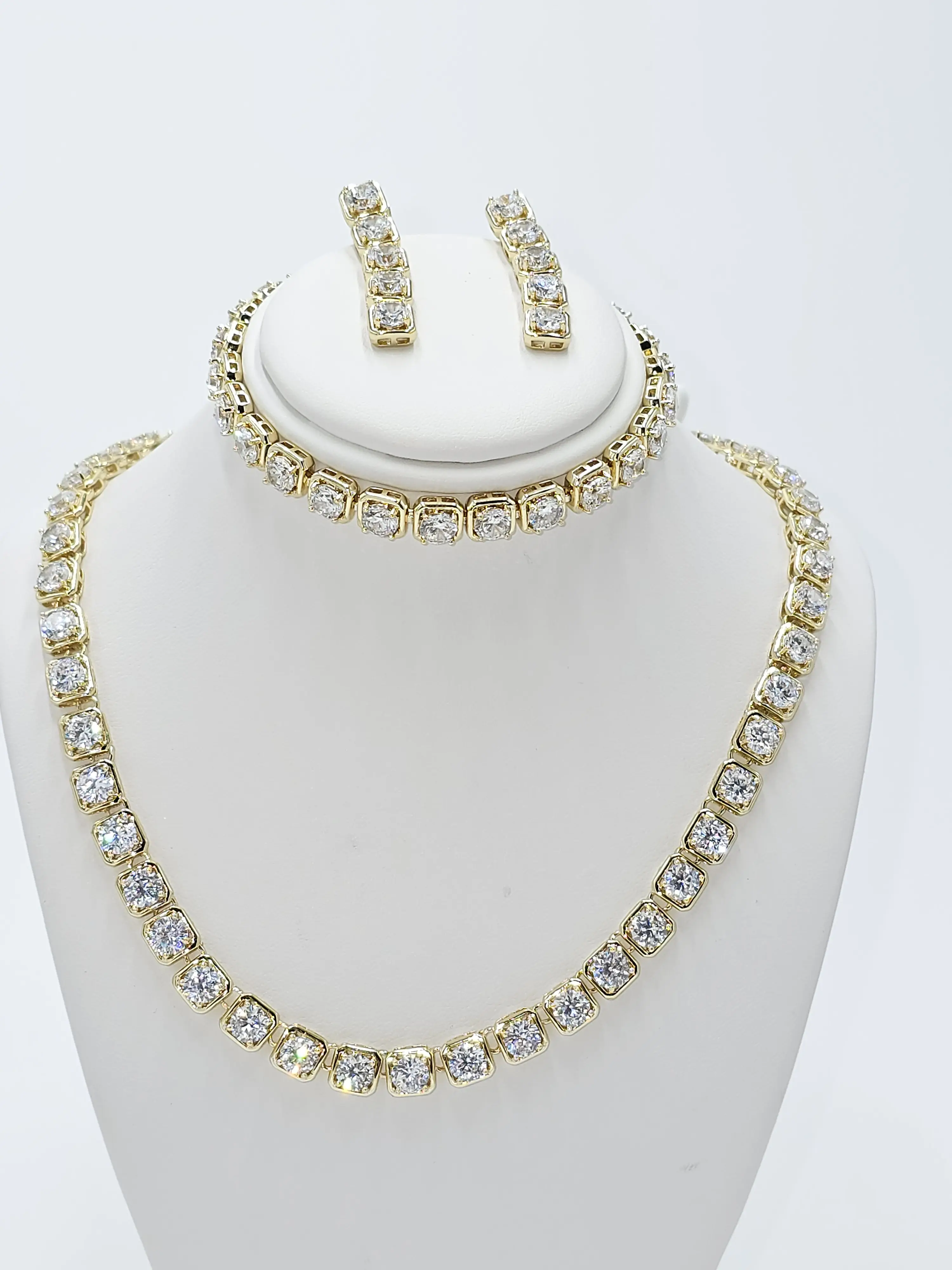 Set Tennis Bracelet. chain 16 inches.    bracelet 7 inches. jewelry  set