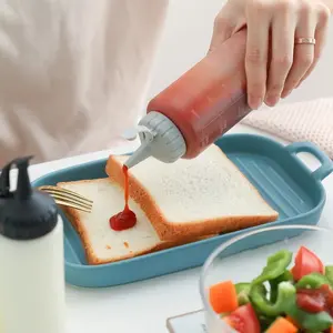 Kitchen Oil Dispenser Bottle, Sauce Bottle with Measuring Scale, Plastic Salad Squeeze Bottle, Essential Kitchen Utensil