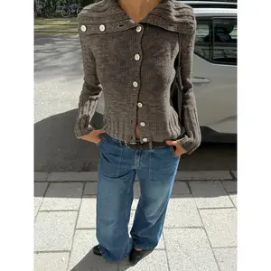 Women’s autumn–winter new lapel-front buttoned long-sleeve knitted cardigan; casual slim daily sweater top; design-forward graduation back-to-school lightweight jacket; knitwear