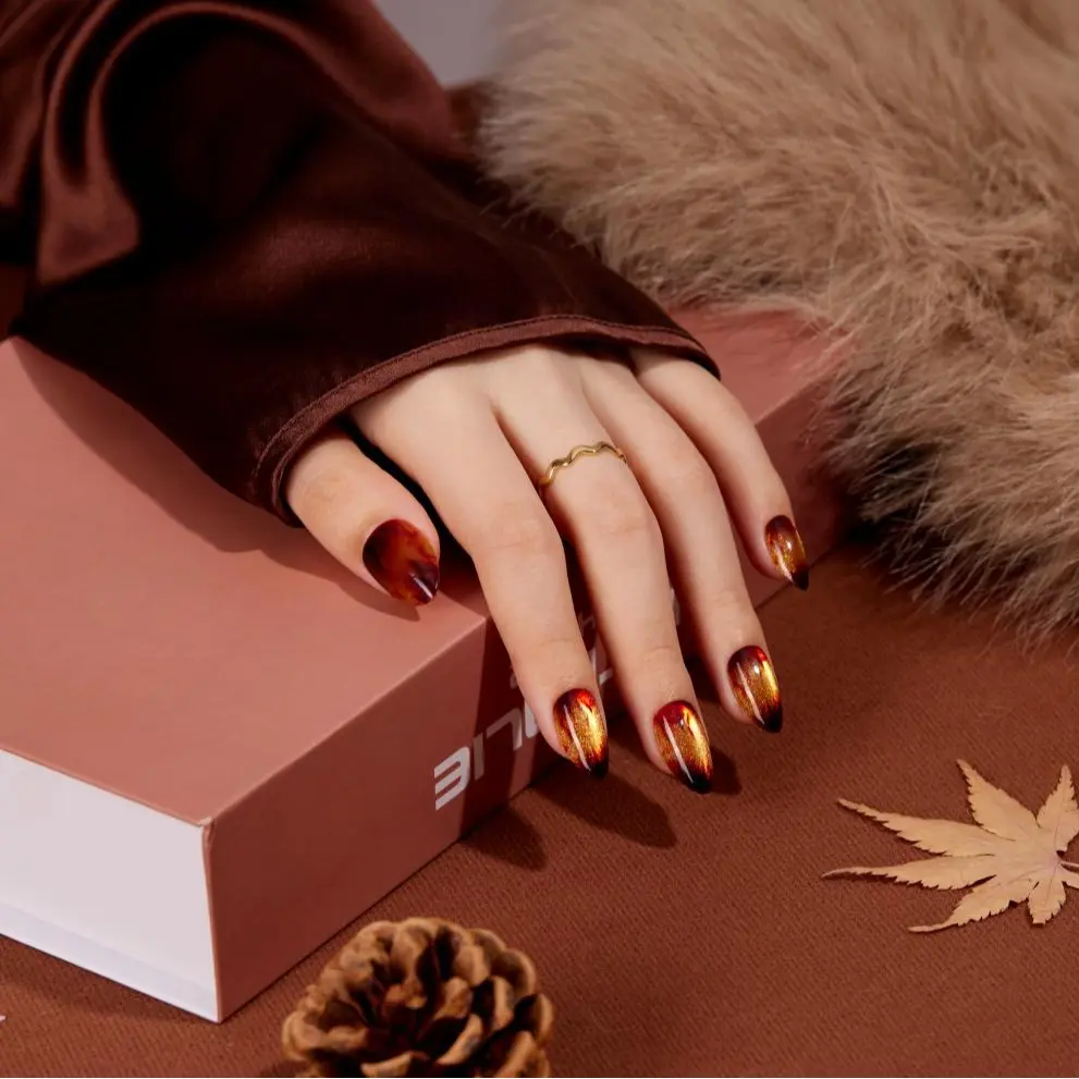 VSALON Press on Nails Short Almond - Golden Spakly Cat Eye Glitter Flame Design, Reusable Opaque Gel Magnetic Effect Fake Nails with Glue & Cuticle Oil - 32 PCS in 16 Sizes