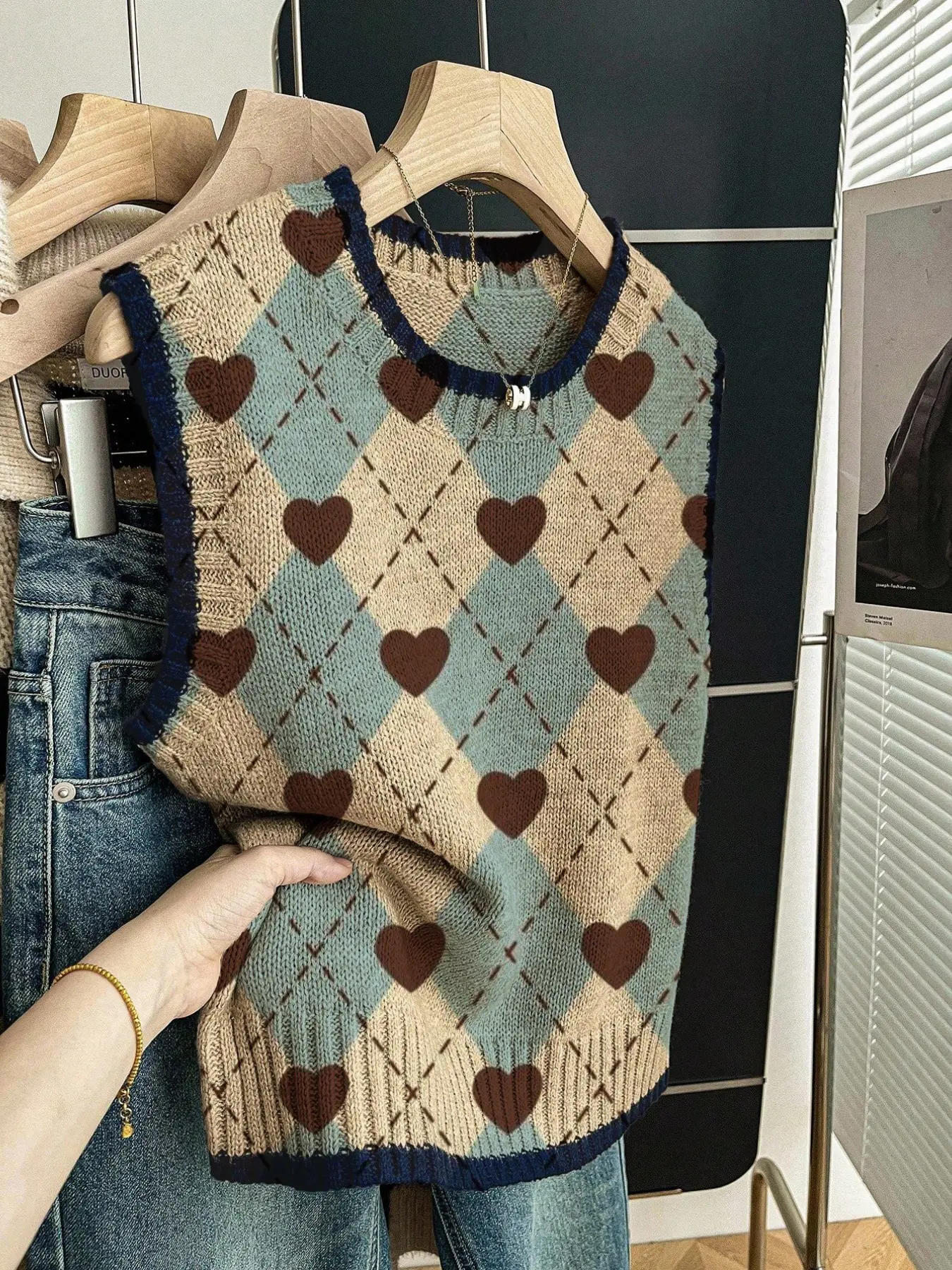 Women's Loose-Fitting Round Neck Sleeveless Knit Top Vests, Spring Summer Casual Chic Style, Deep Blue Color Block Heart Print, Fall Winter Fashion
