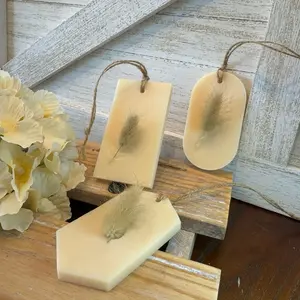 Luxurious Closet Air Freshener Handmade Soy Wax Sachets Vegan Toxin Free Eco Friendly Natural Aromatherapy Decorative Wax Tablet Included Creamy Cocoa Butter and Cashmere Scent
