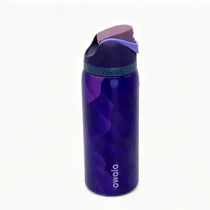 Owala FreedSip 32oz BPA-free stainless steel insulated water bottle, gradient purple design. Long-lasting hot and cold retention, equipped with carry snap loop. Portable cup suitable for travel, sports, office and outdoor use.