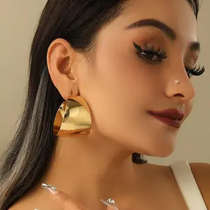 Hot Selling Light Luxury Trend Geometric Circle Earrings, Female Internet Celebrity Temperament Retro Earrings