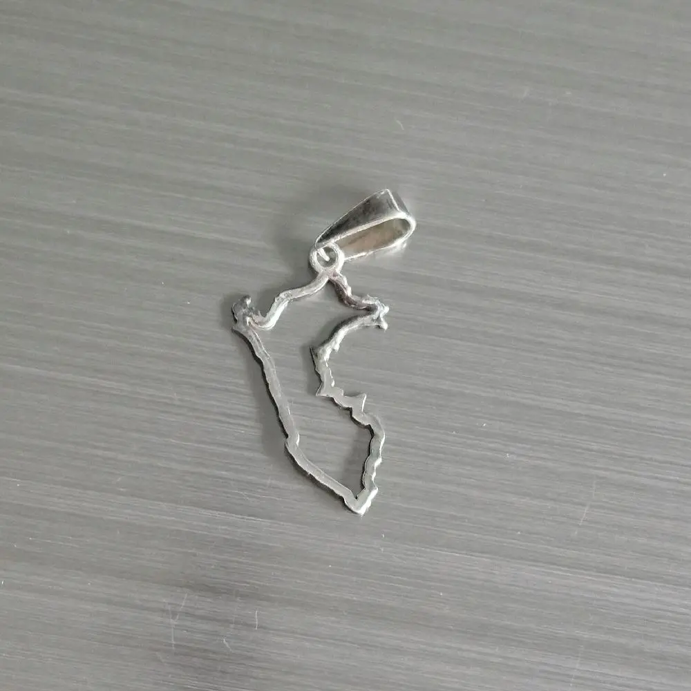 950 Silver Peru-Shaped Small Pendant