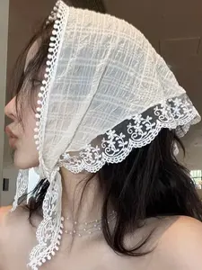 Ladies' retro floral lace triangle headband, multifunctional headscarf suitable for daily travel and parties, perfect for matching makeup and clothing