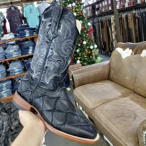 Bota de Pescado ocean negro tennessee