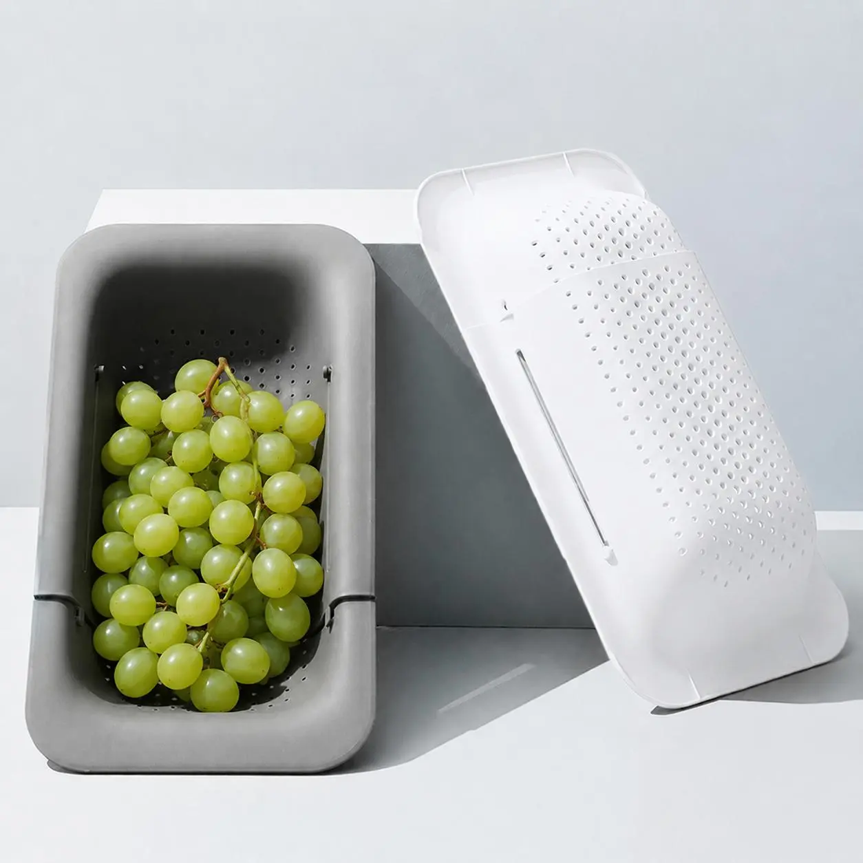 Adjustable Over Sink Colander Basket for Kitchen, Expandable Vegetable and Fruit Washing Strainer with Extendable Handles, Large Capacity Food Drain Basket for Pasta, Salad and Cooking Prep, Foldable Space Saving Kitchen Tool for Home Chefs and Families