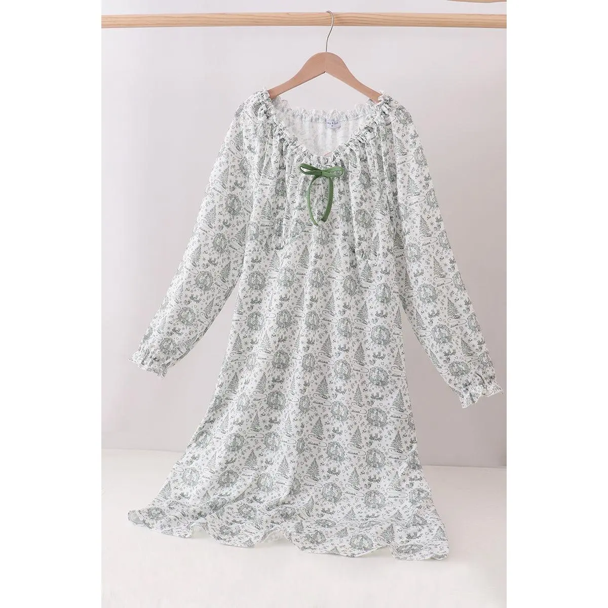 Green christmas tree print mom pajama